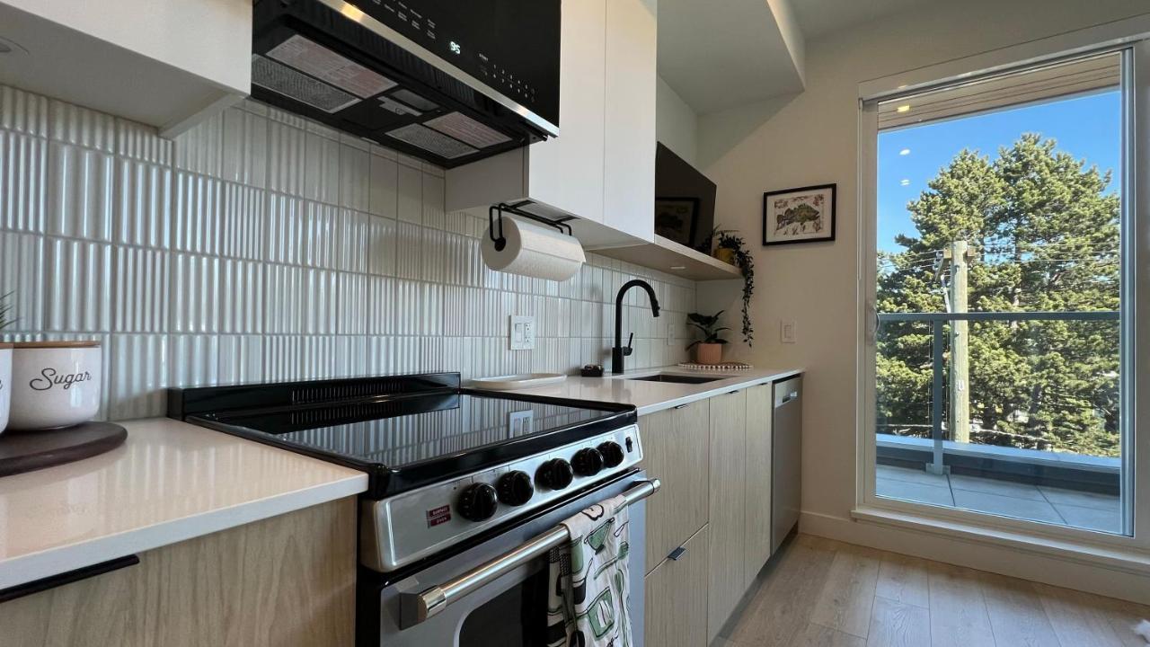 Hillside Oasis By Iris Properties! Victoria Exteriér fotografie